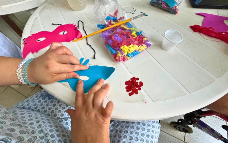 Casa de Cuidados do Ceará realiza programação de Carnaval com pacientes