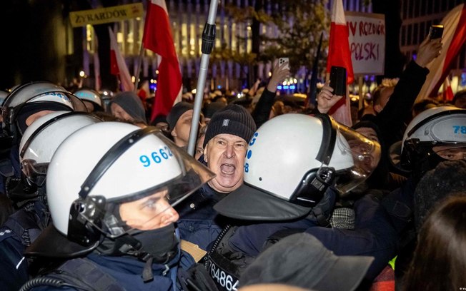 Polônia tem prisões em meio a bloqueio ultranacionalista no Judiciário