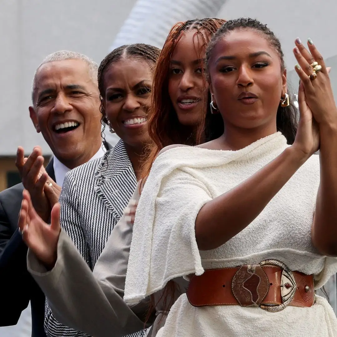 Como Malia e Sasha Obama estão saindo da sombra dos pais — inclusive abandonando o famoso sobrenome