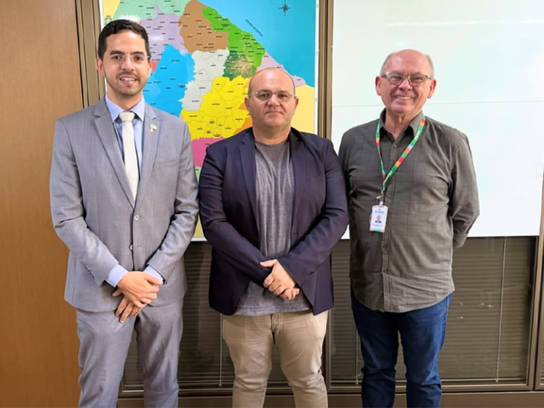 Prefeito Zé Gordinho se encontra com Nelson Martins e Davi de Raimundão para alinhar futuras ações para Araripe