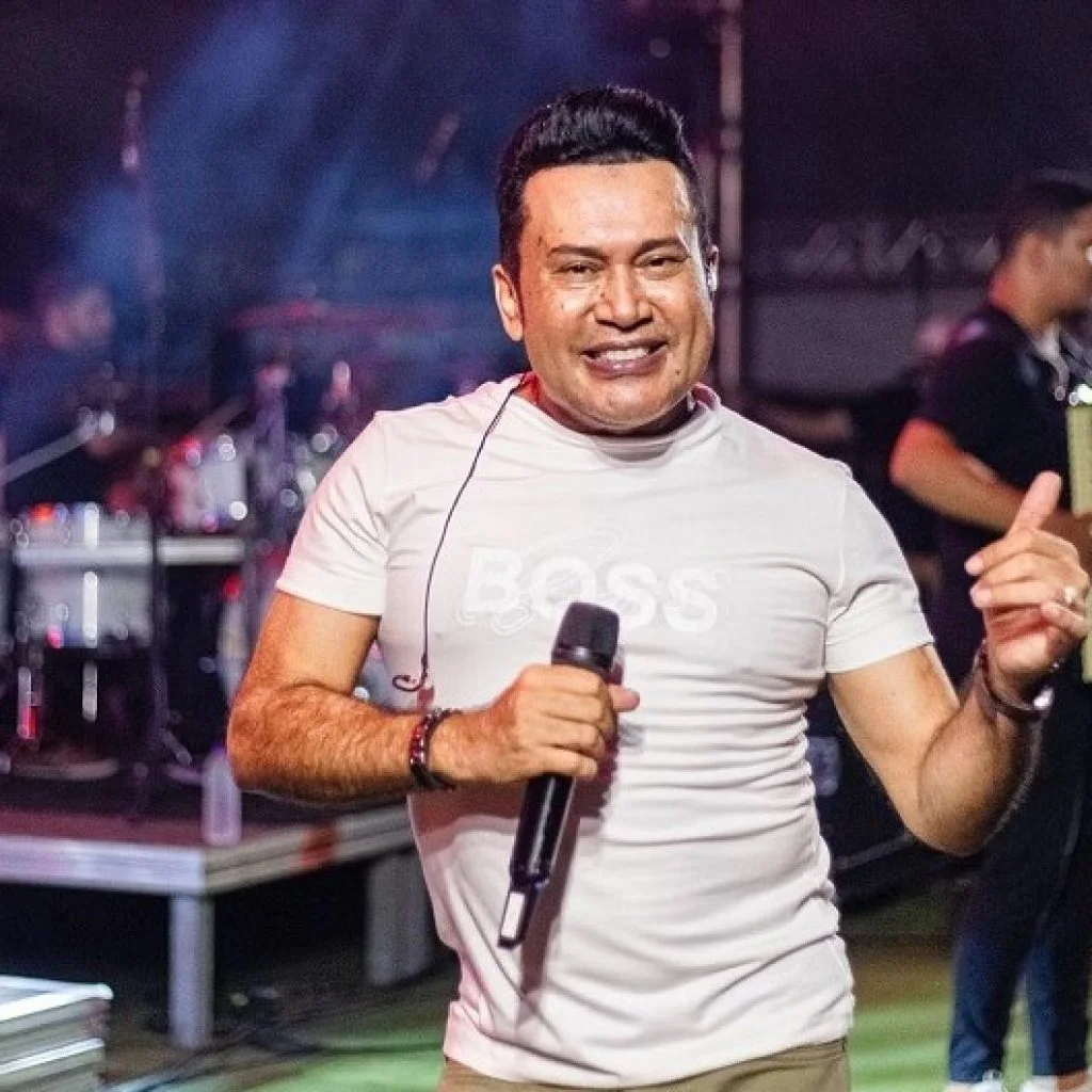 Zé Cantor divulga agenda com show em Quixeramobim no dia 14 de agosto