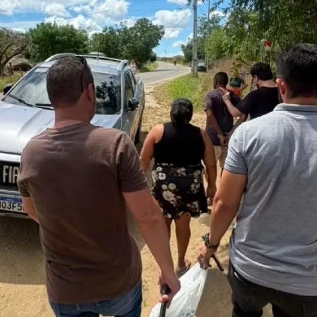 Casal é preso por suspeita de extorquir e ameaçar incendiar chácara de vereadora em Quixadá