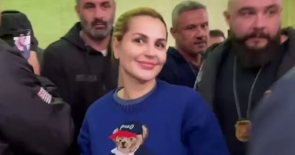 Deolane Bezerra revela ter sido acordada com fuzil na cara por policiais: “A mãe está enjaulada”