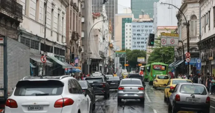 Câmara dos Deputados analisa projeto de lei que prevê isenção de impostos para idosos na compra de veículos