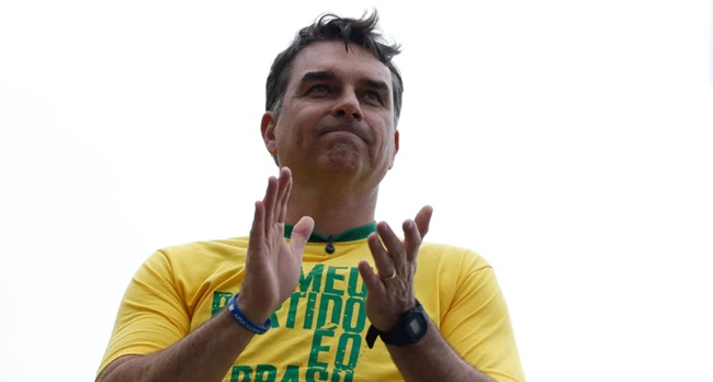 Pesquisa RealTime: Flávio vence com 52% dos votos válidos; Lula aparece com 48%
