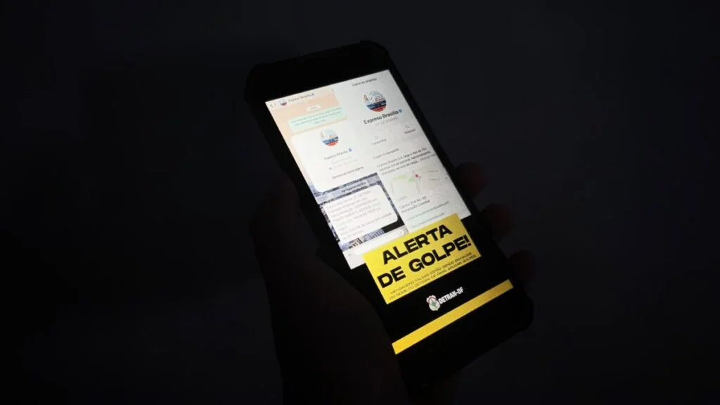 Detran-DF alerta para golpe de cobrança falsa via WhatsApp