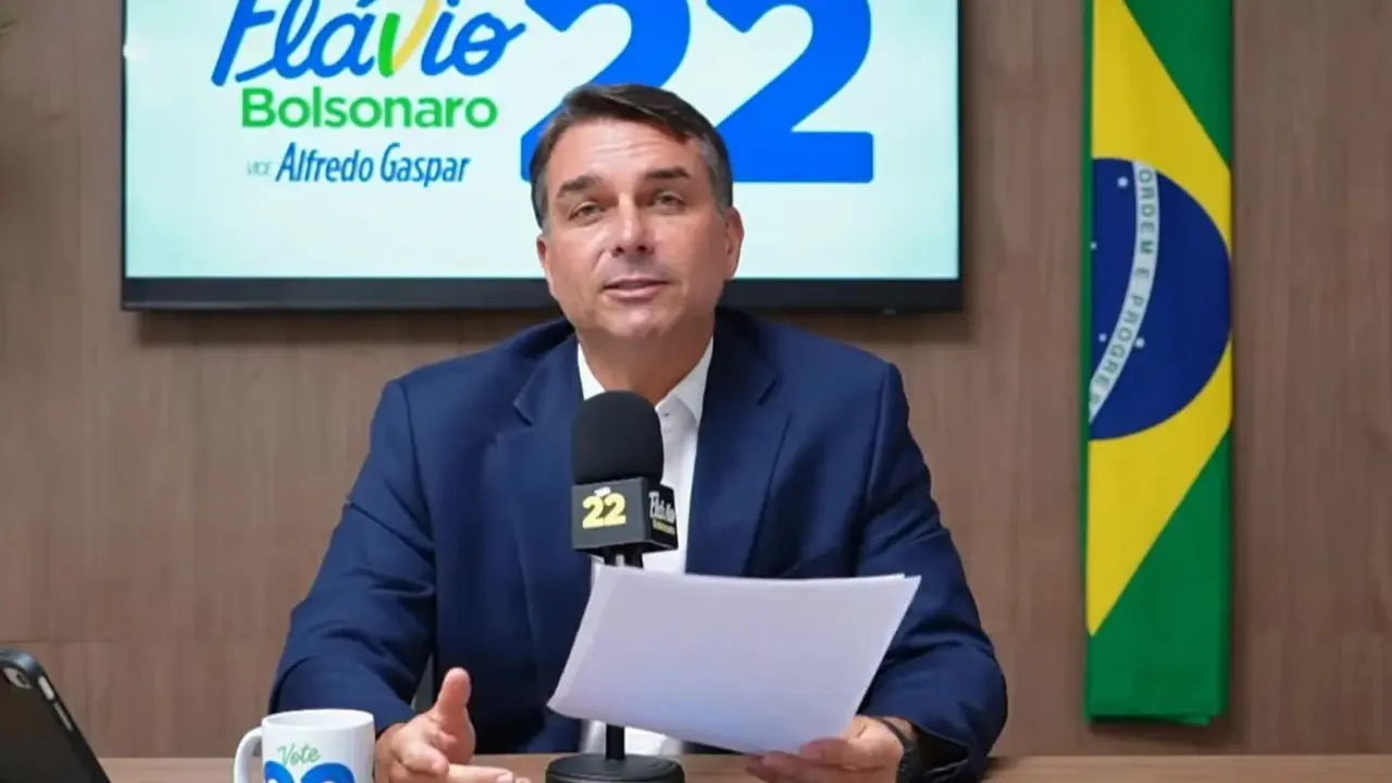 Carta de Flávio Bolsonaro é rejeitada por 75% dos políticos eleitos pelo PL