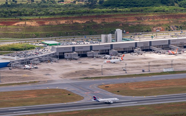 Nevoeiro provoca transtornos a 30 voos no aeroporto de Confins