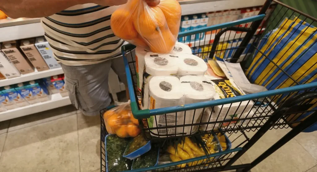 Vendas de alimentos crescem até 6,5% após restrições às bets
