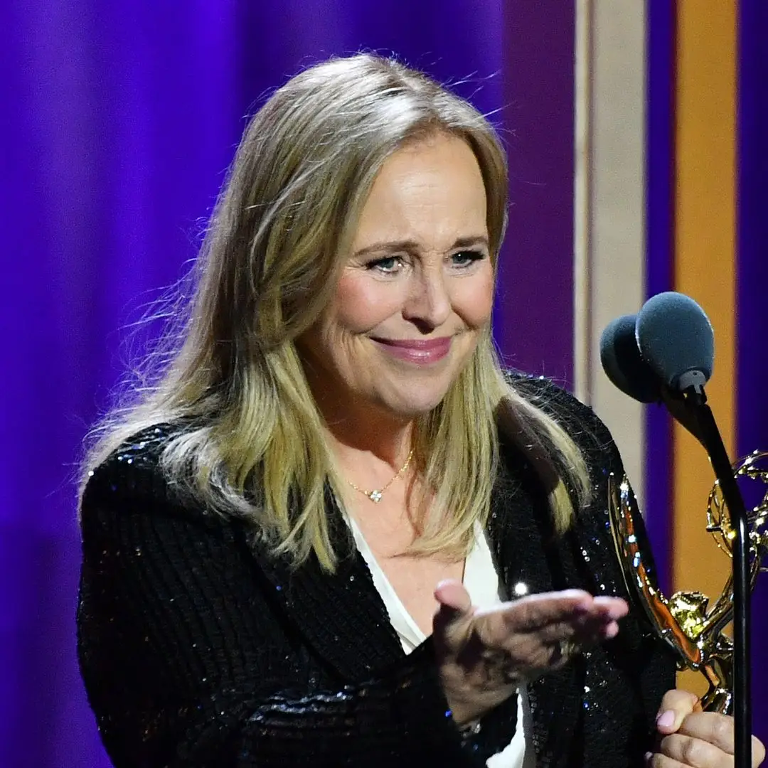 Genie Francis, de General Hospital, faz aparição raríssima com o famoso marido de 40 anos