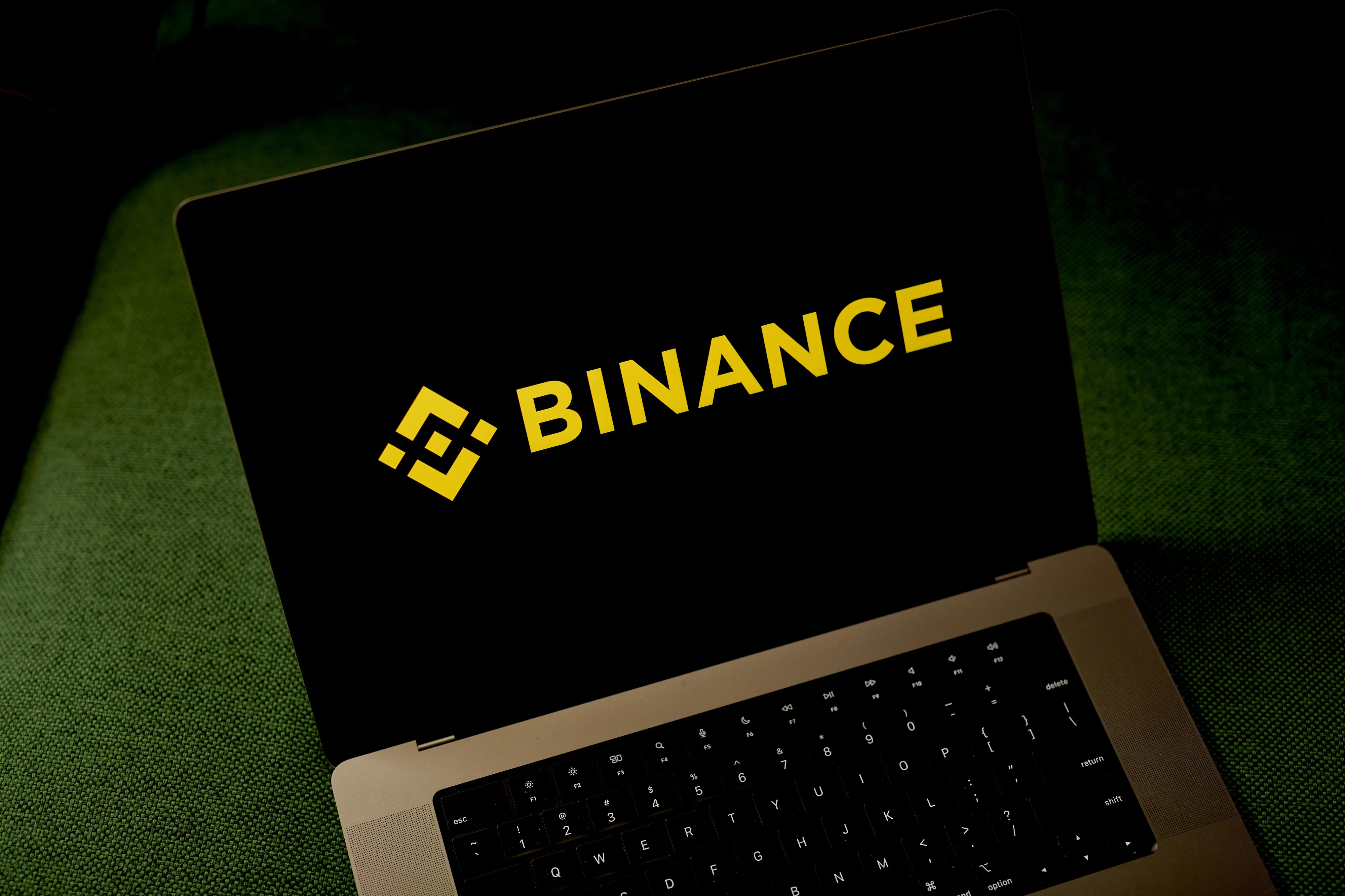 Binance repõe 90% das criptomoedas roubadas e promete retomar saques em breve