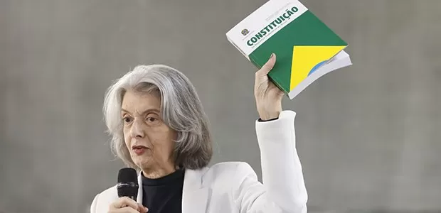 “A Constituição Federal não deve ser uma fotografia estática do passado” diz ministra Cármen Lúcia