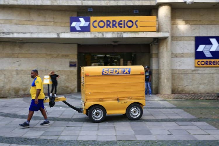 Vereadores de Cícero Dantas assinam documento contra privatização dos Correios