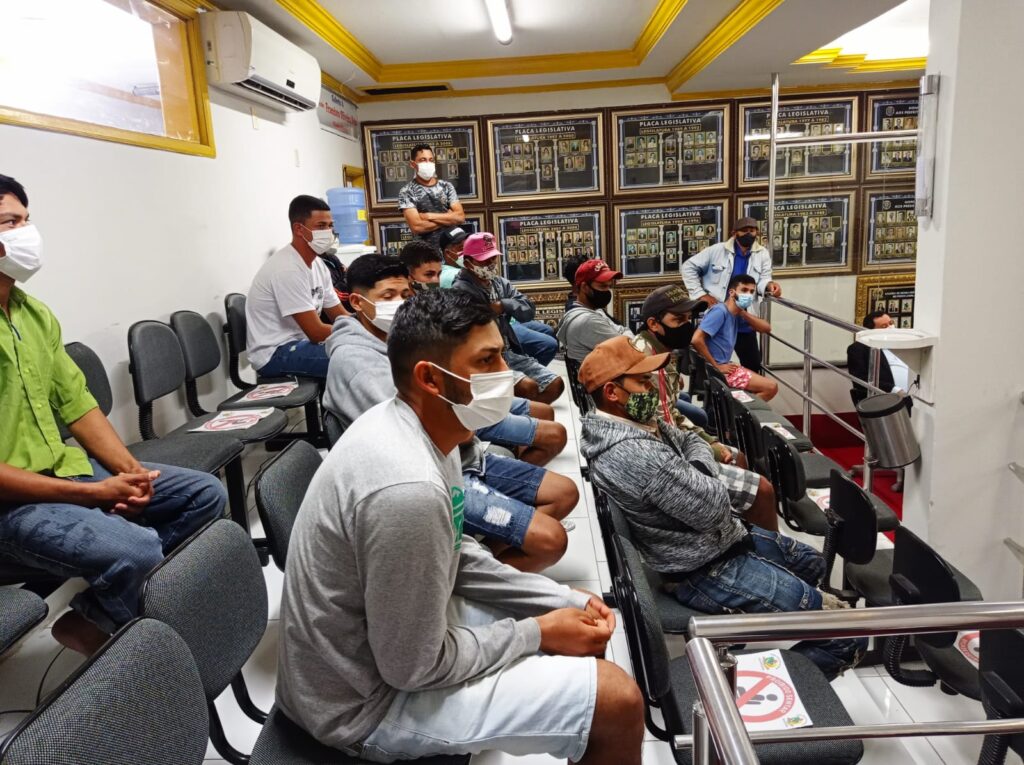 Moradores de Campinas de Castro apresentam abaixo-assinado para evitar construção em área de campo