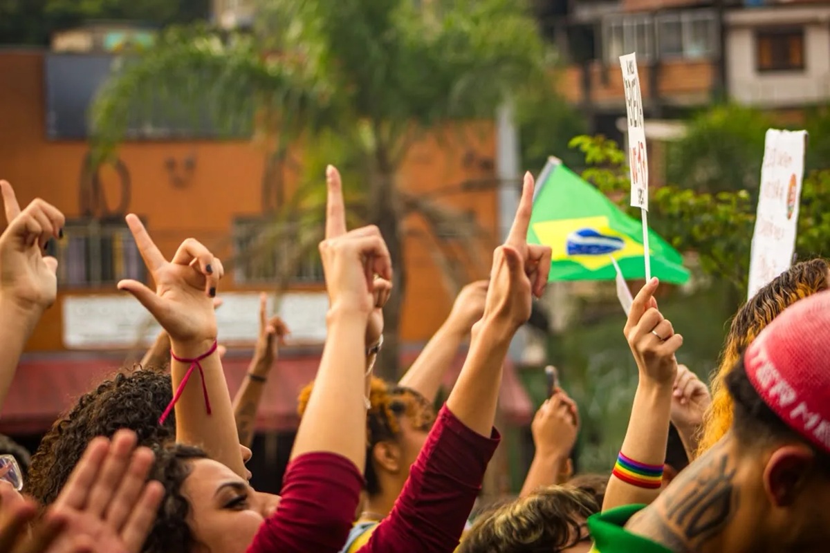 As três semanas que abalaram o Brasil e o mundo, por Luiz Felipe Albuquerque