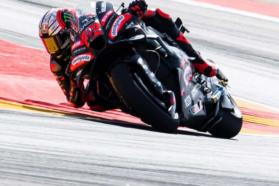 Bezzecchi supera Márquez no fim e lidera sexta-feira da MotoGP em Misano